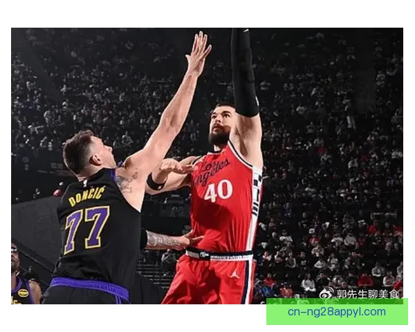 快船惜败湖人球员评分两极分化